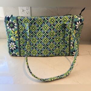 Vera Bradley Daisy Daisy Large Weekender Duffel Bag Travel Vacation Floral Green